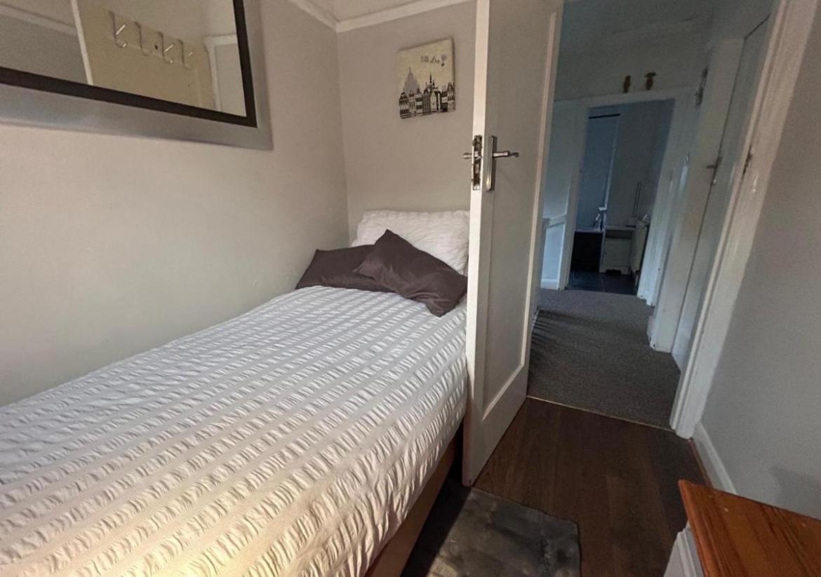 Redditch Rest Near Town Centre & Transport Links Apartment Exterior photo